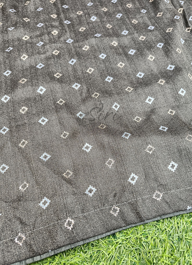 Beautiful Georgette Saree in Leheriya Design - Image 3