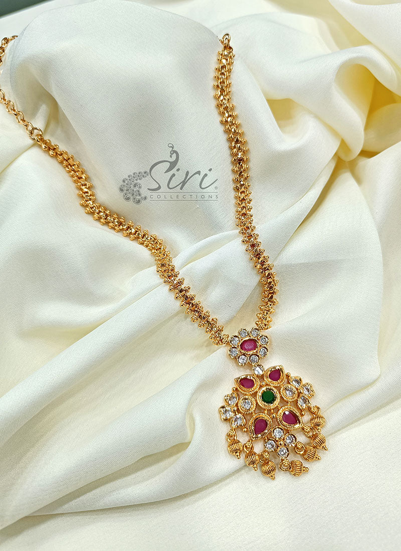Beautiful Necklace in Gold Finish - Image 6